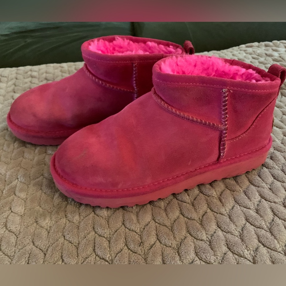 UGG Pink Classic Ultra Mini Suede BOOTS women size 6 Pull-on Fur lined